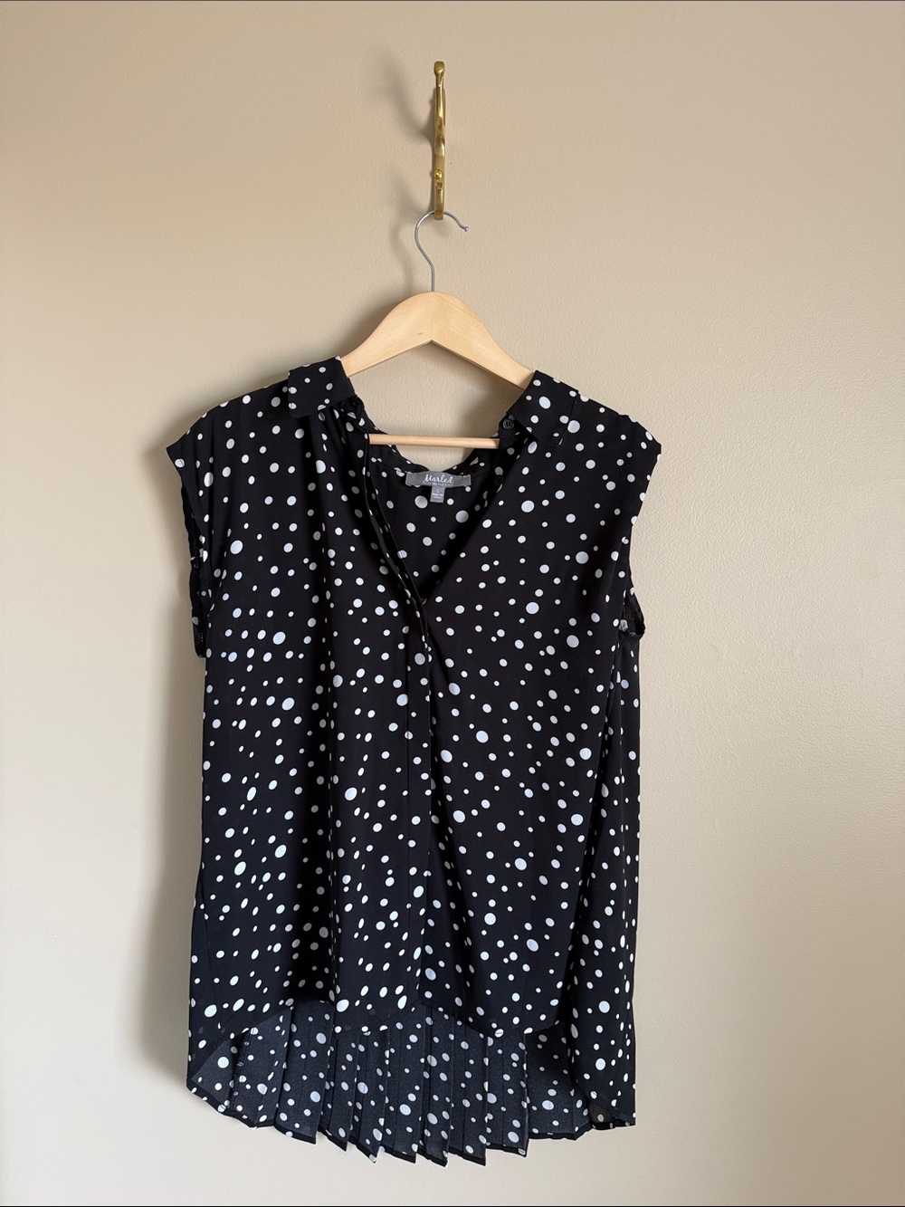 Marled Black and White Polka Dot Sleeveless Blouse